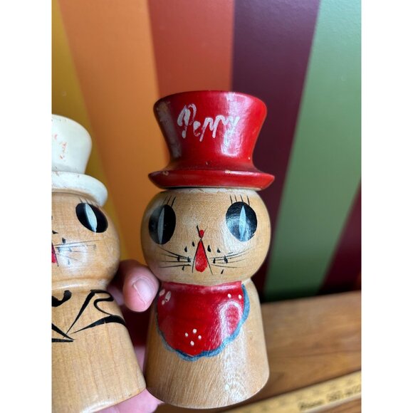 Salty peppy wooden black cat vintage salt and pepper shakers wooden Halloween - Picture 3 of 5